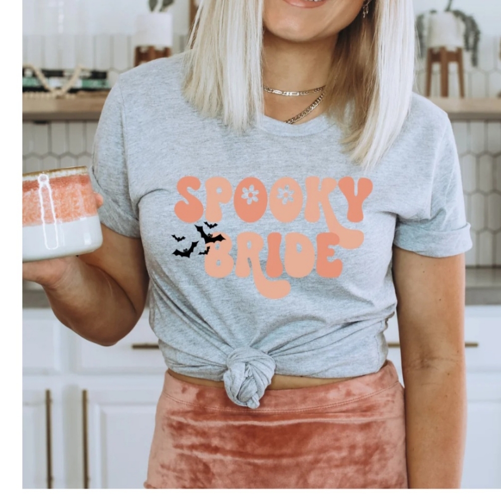 Gray 'Spooky Bride' Graphic Tee